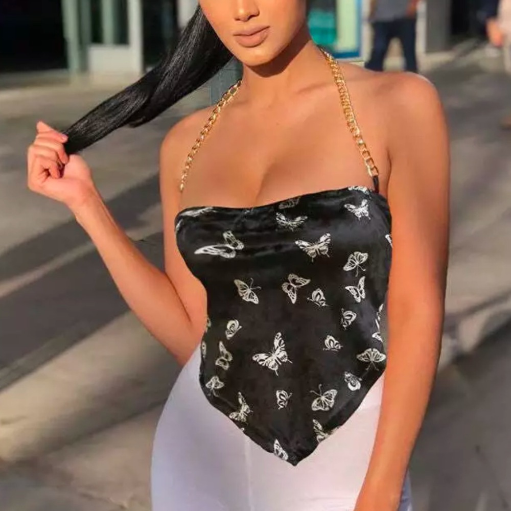 Butterfly Printed Velvet Chain With a Neck That Shows Off Casual Top